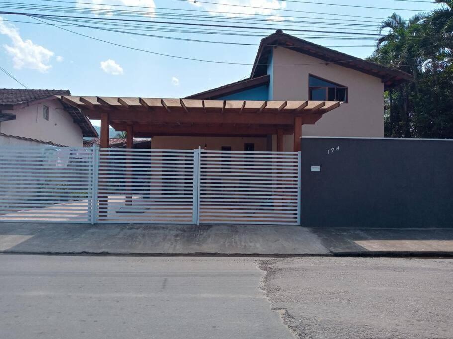 Casa Estilo Minimalista Em Ubatuba Villa Exterior foto